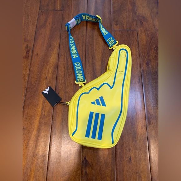 adidas Columbia Finger Crossbody Bag - Picture 1 of 2